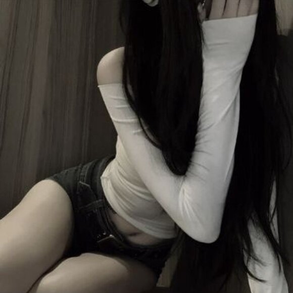 Meet your Posher, Julia - Picture 1 of 2